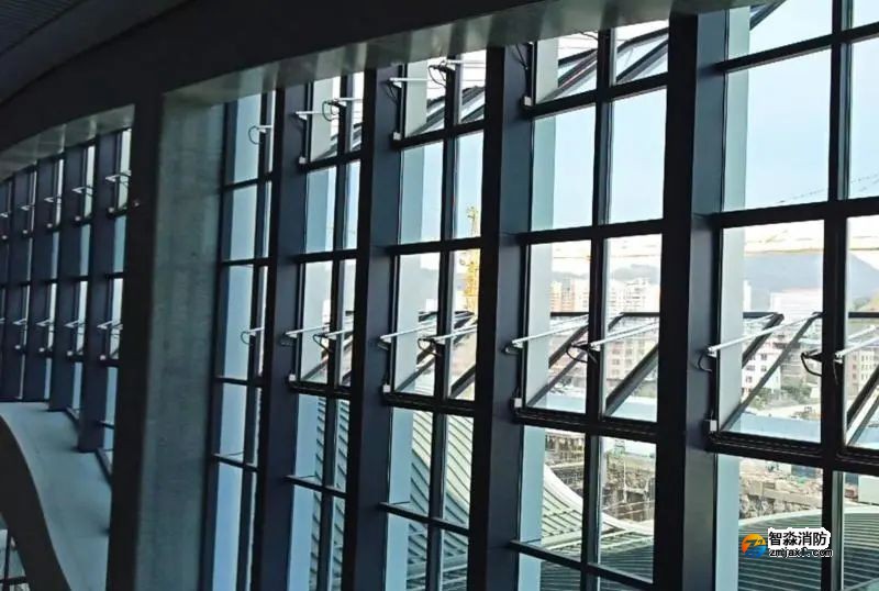 電動(dòng)開窗機(jī)的現(xiàn)場(chǎng)安裝圖